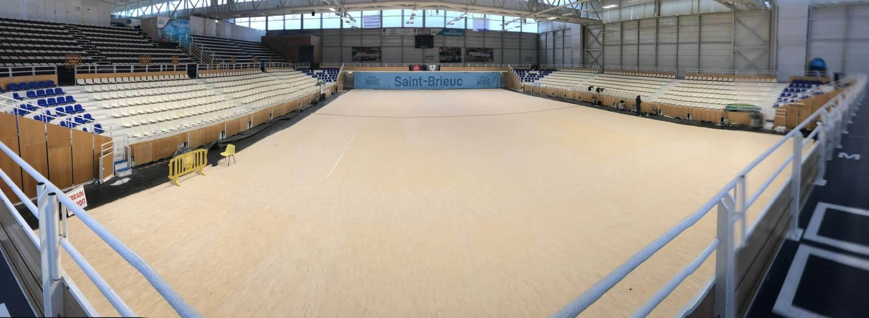 Pose de parquet sportif au palais des sports de Saint-Brieuc